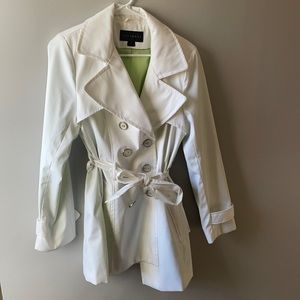Women’s metaphor white trench coat - medium